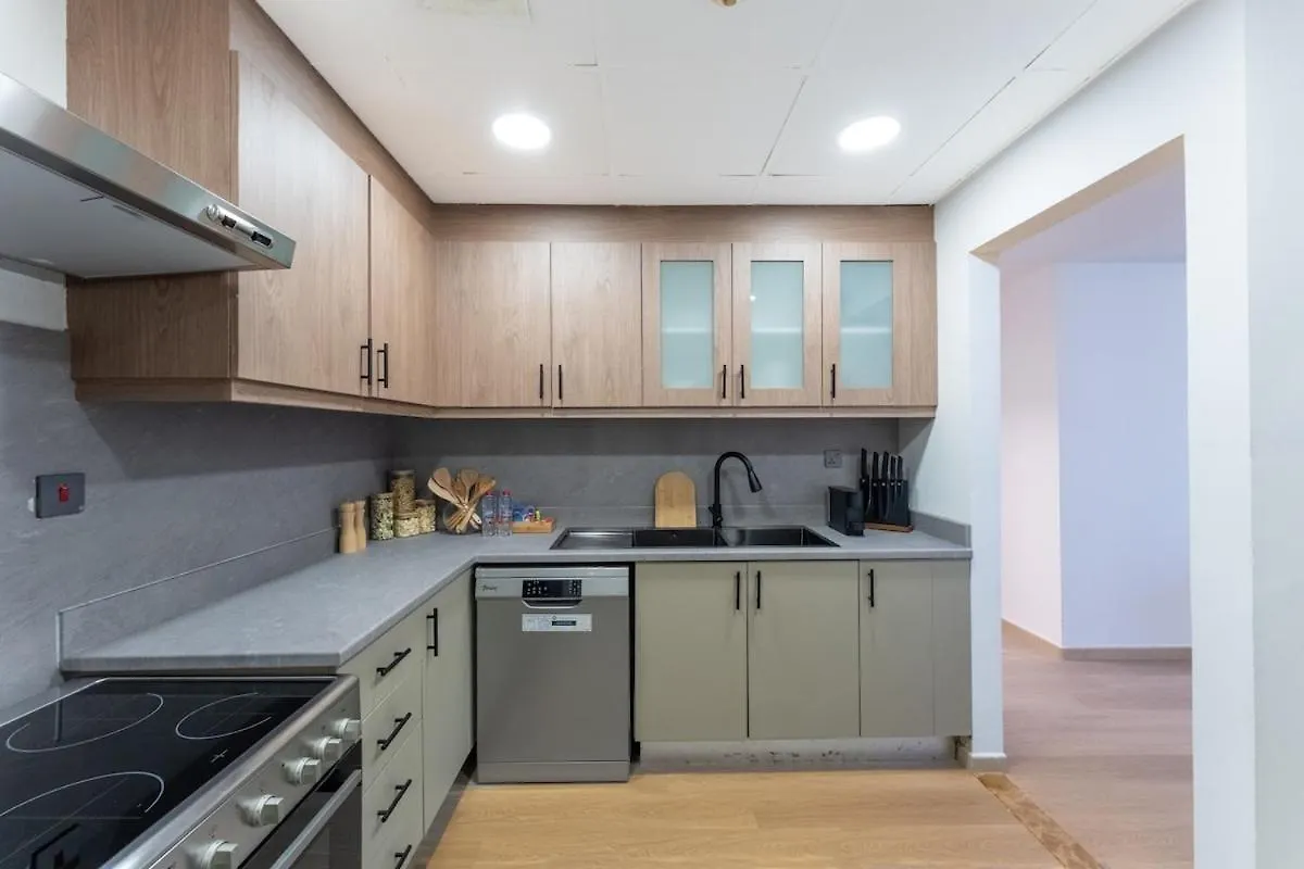 Stunning 2 Bed Apartment In Amwaj 4 Jbr Dubai